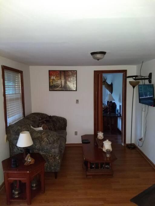 Rustic Quaint Cabin In The Woods--Pets Welcomed Dunnsville 外观 照片